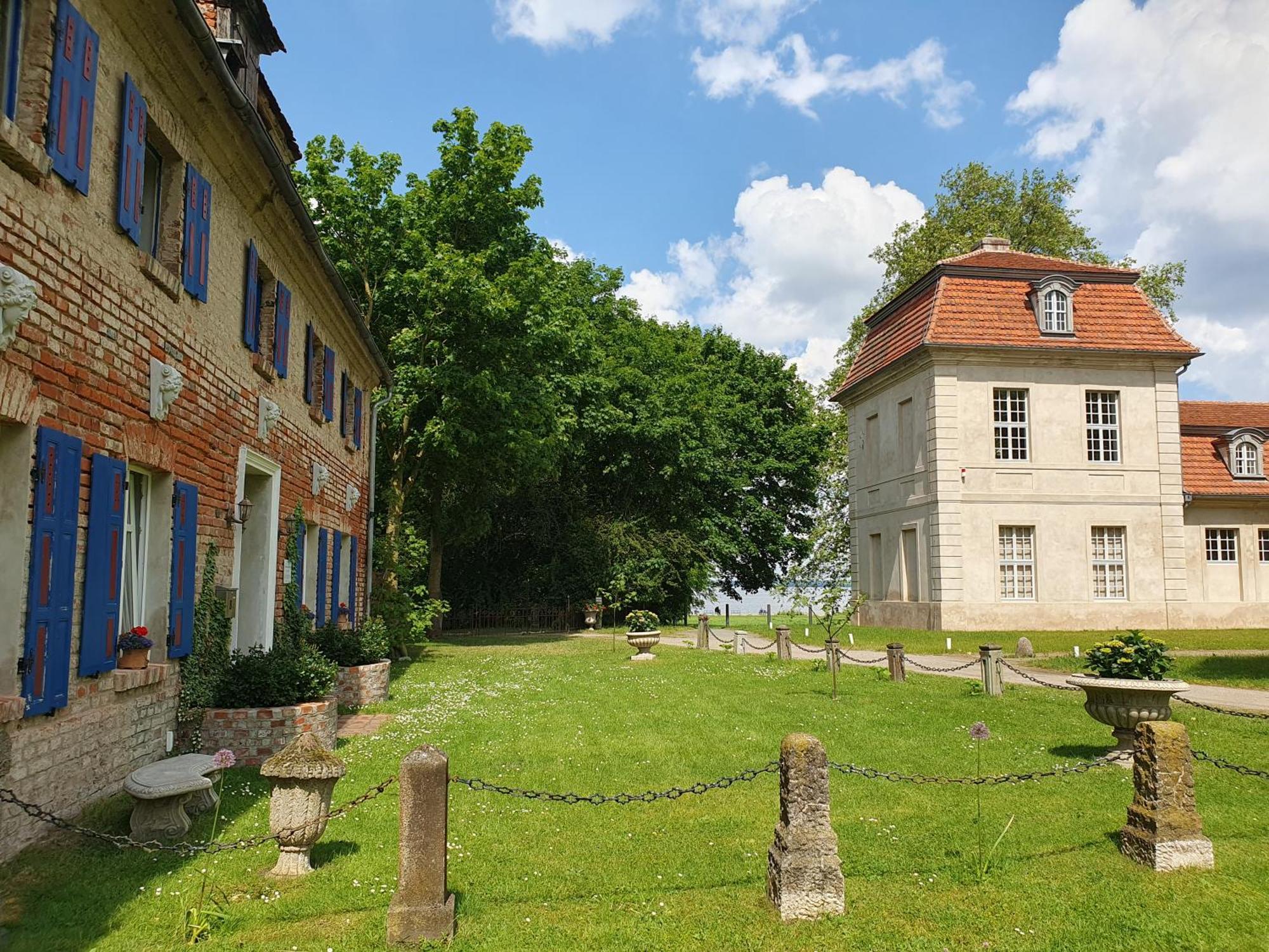 Gesindehaus Am Schloss Kummerower See Kummerow  Екстер'єр фото